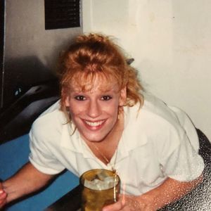 Meet your Posher, Elbia